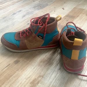 Teva Highside 84 Mid Size 8